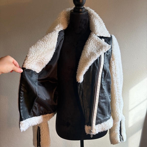 I ❤️ Ronson Black Faux Leather/White Faux Fur Moto Style Jacket Women’s Sz Small - Picture 9 of 15